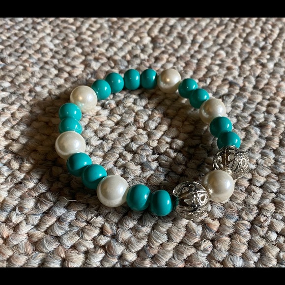 Bracelets - Picture 11 of 13